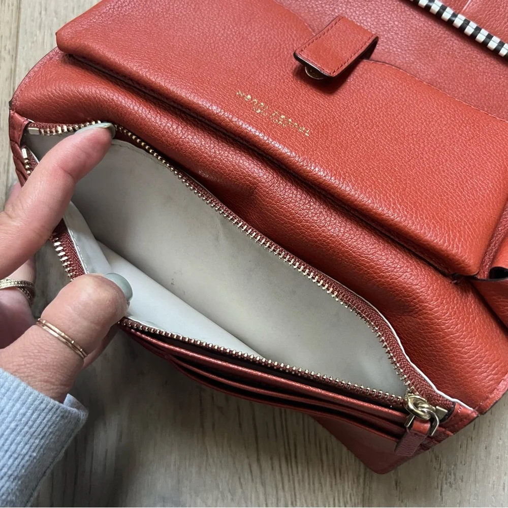 Henri Bendel New York Uptown Out and About Organizer Wallet
